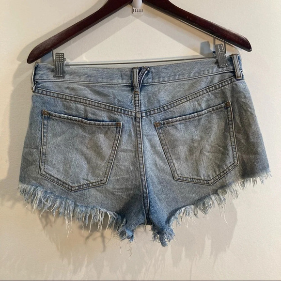 WE THE FREE Sz 27 Raw Hem Button Fly Denim Jean Shorts - Picture 5 of 9